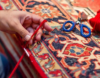 خدمات تخصصی و حرفه ای رفوی فرش در قالیشویی اوین 